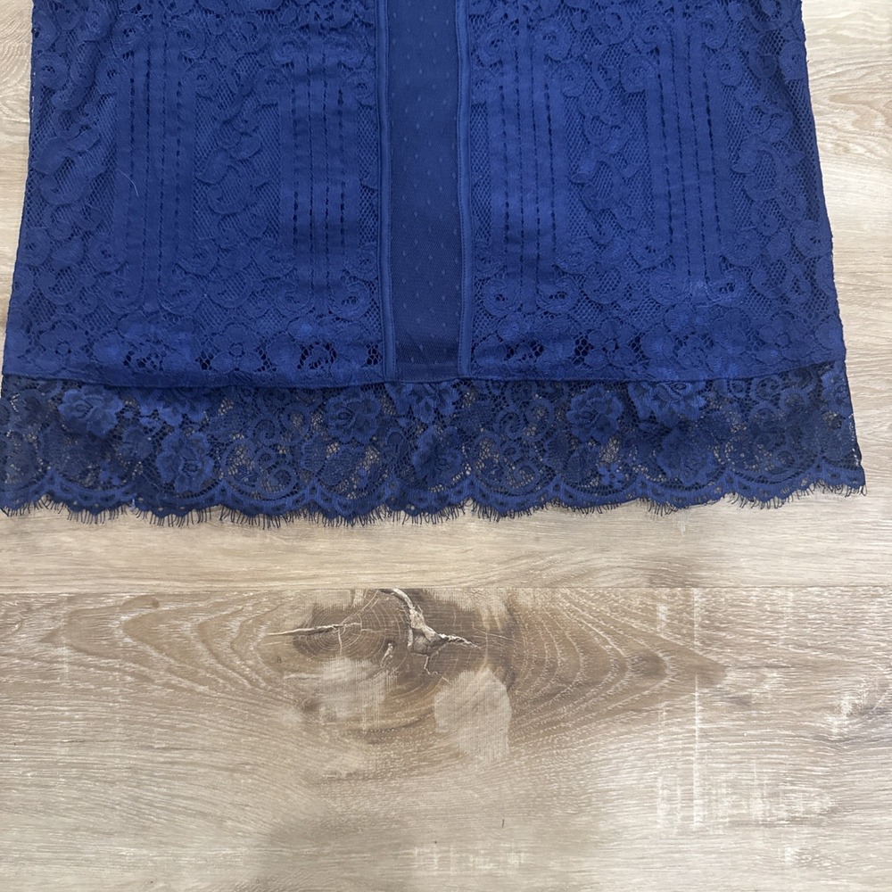 Express Weomens Blue Lace Short Sleeve See Thru Sleeve Button Back Size S - Picture 5 of 7